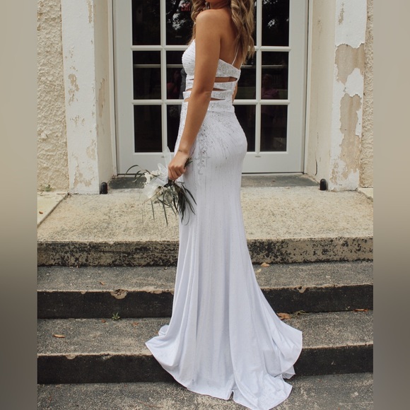 White and Silver 2Cute Prom Dress Size 2 - Picture 5 of 8